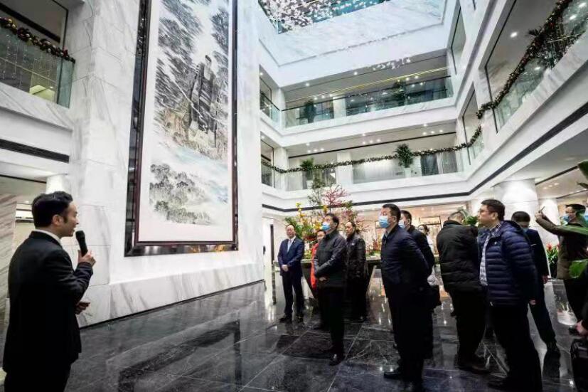 腾龙国际平台集团与乐山市政府召开工作座谈会