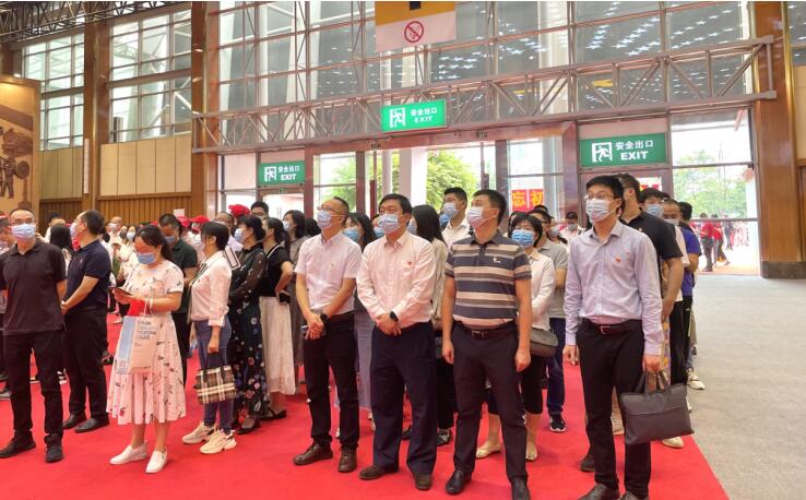 腾龙国际平台集团组织参观四川省庆祝中国共产党成立100周年主题展览