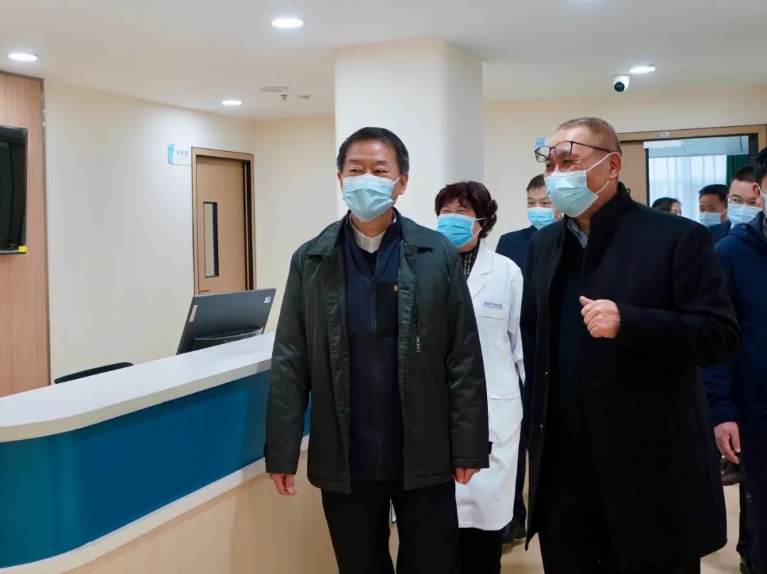 四川省腾龙国际平台集团党委书记、董事长任丁率队赴锦弘集团调研