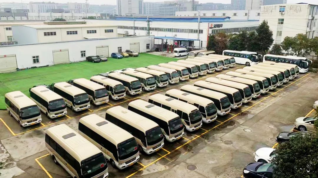 省腾龙国际平台集团礼宾车队每天“体检” 全力保障大运会用车安全