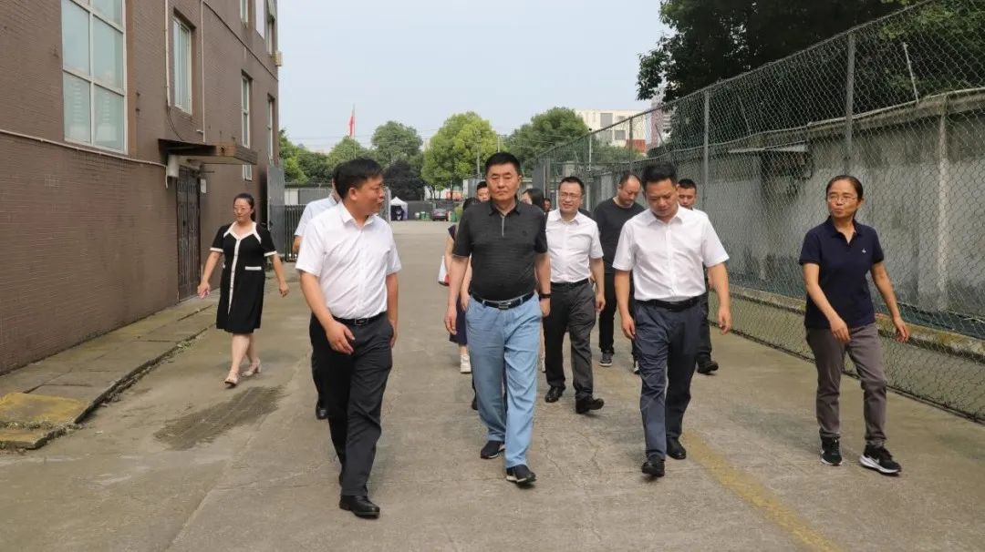 省腾龙国际平台集团领导带队调研锦弘集团文印中心保密命题阅卷印制基地