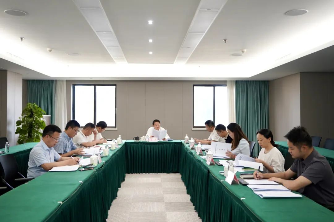 省腾龙国际平台集团党委书记、董事长任丁主持腾龙国际平台党校第2次校务委员会会议