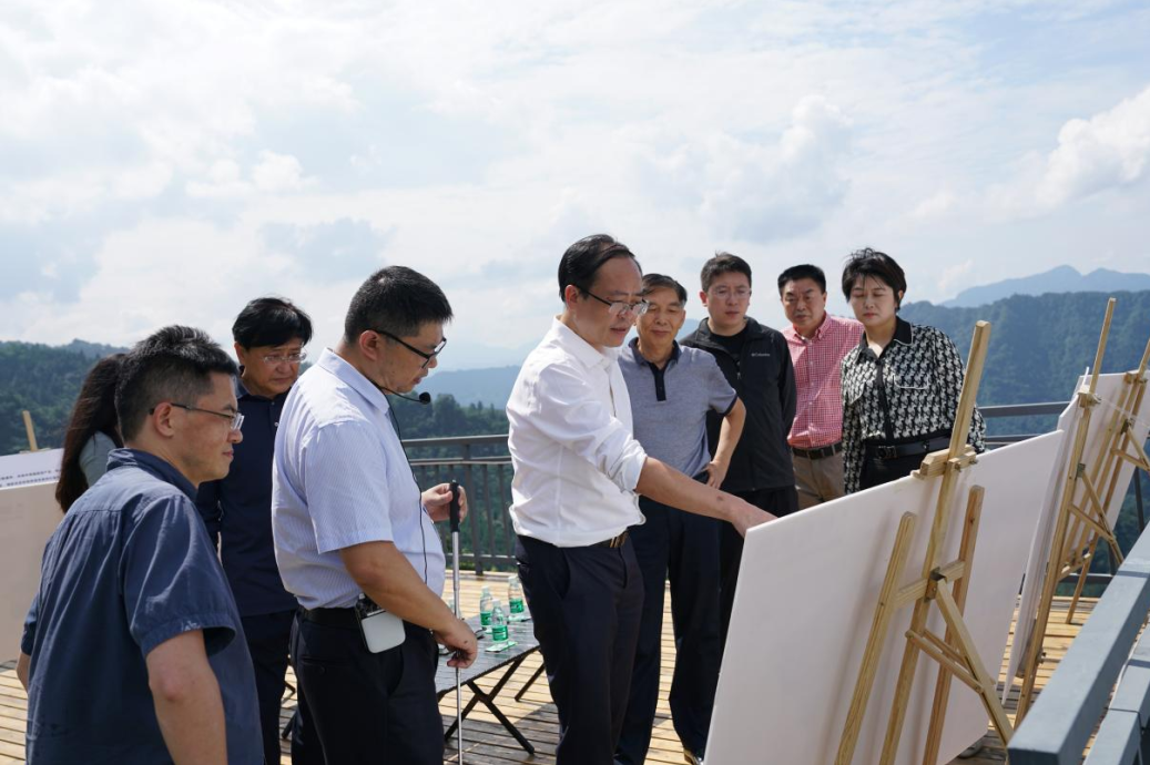 省腾龙国际平台集团外部董事调研峨眉山太阳谷文旅康养项目