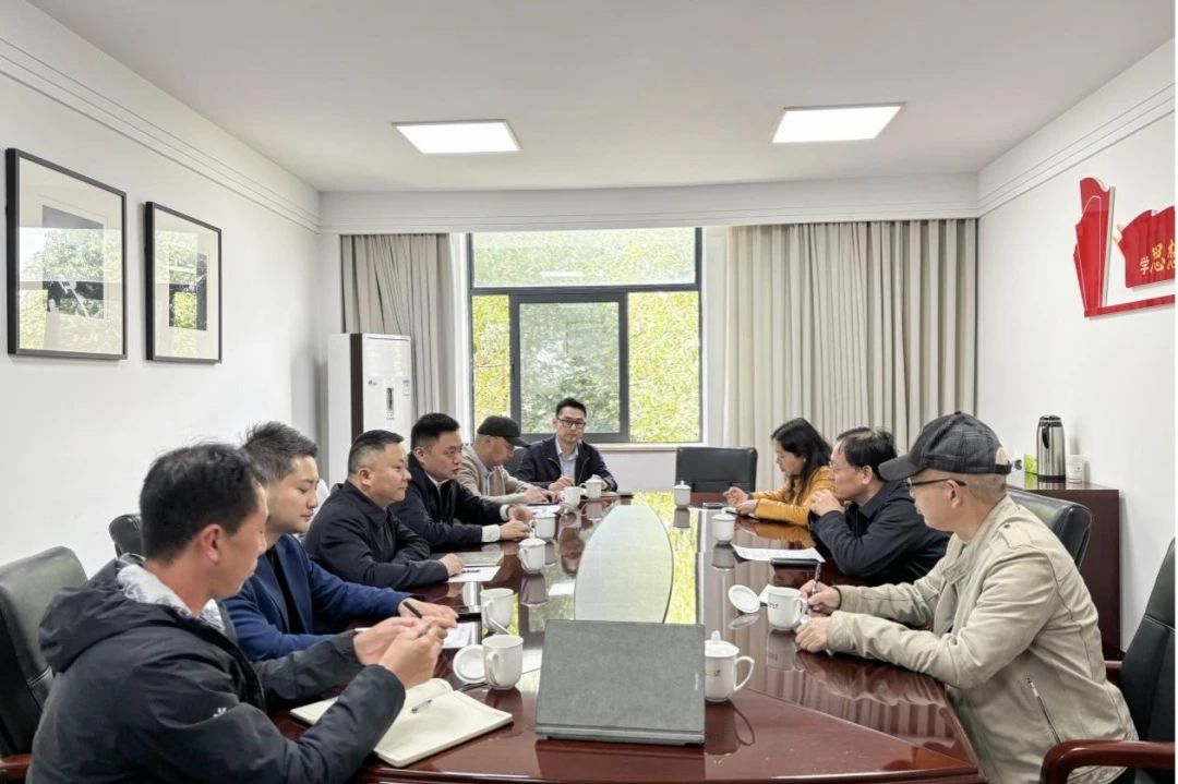省腾龙国际平台集团考察组赴成都大学考察交流